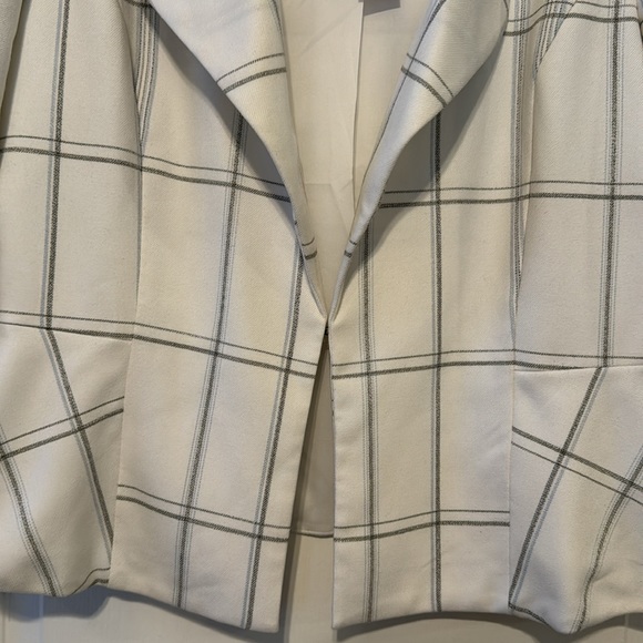 WHITE PLAID SKIRT SUIT SET - Picture 4 of 12